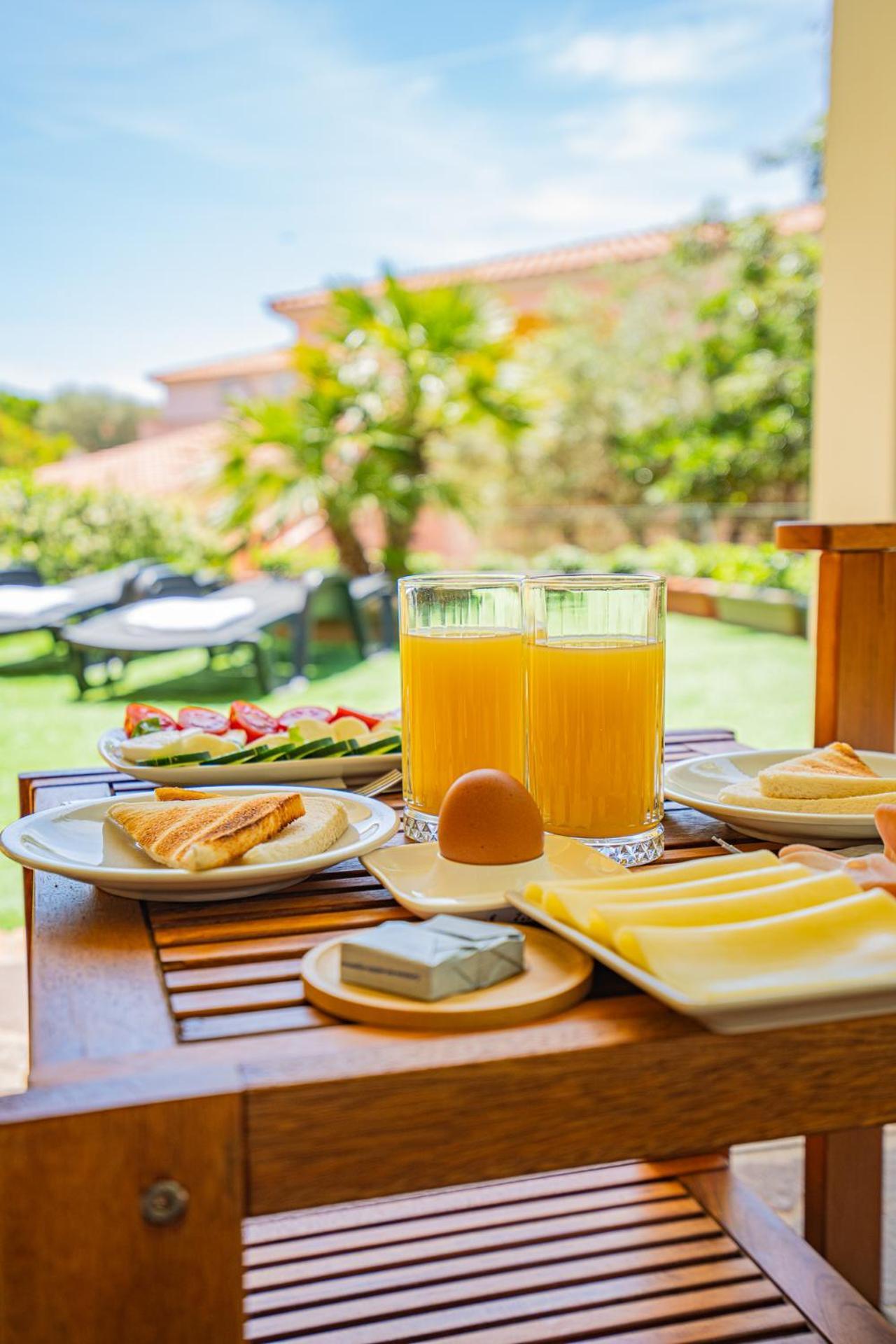 Hotel Lu Pitrali San Teodoro  Zewnętrze zdjęcie