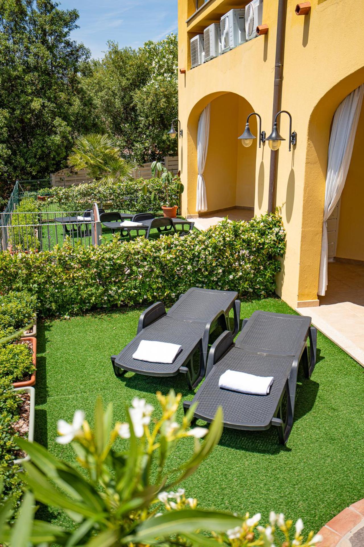 Hotel Lu Pitrali San Teodoro  Zewnętrze zdjęcie