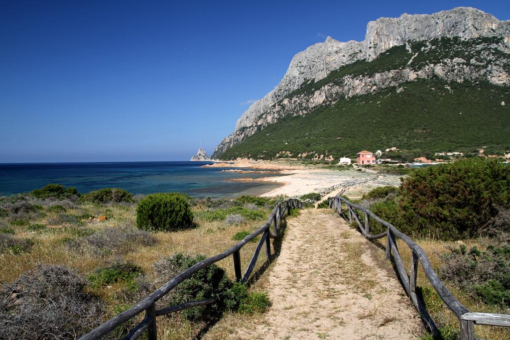 Hotel Lu Pitrali San Teodoro  Zewnętrze zdjęcie